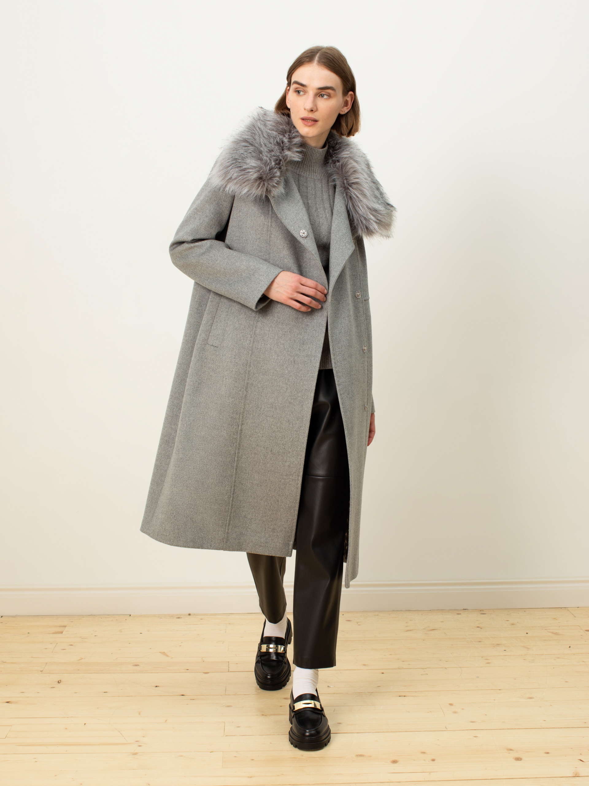 Пальто зимнее силуэта трапеция с мембраной Pompa серого цвета