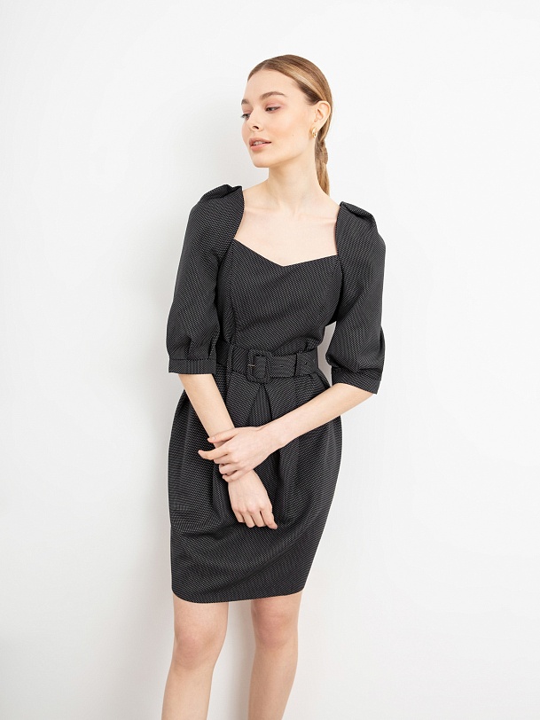 Платье короткое с поясом