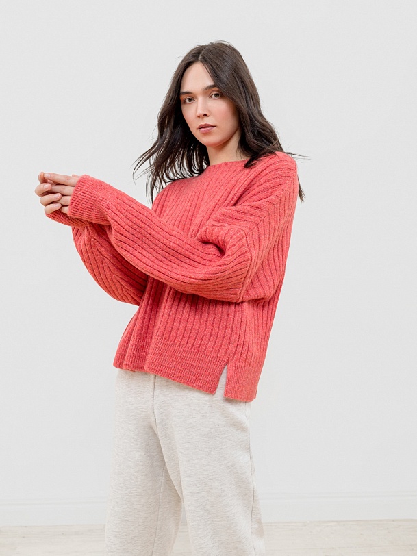 Свободный свитер из вязаного трикотажа