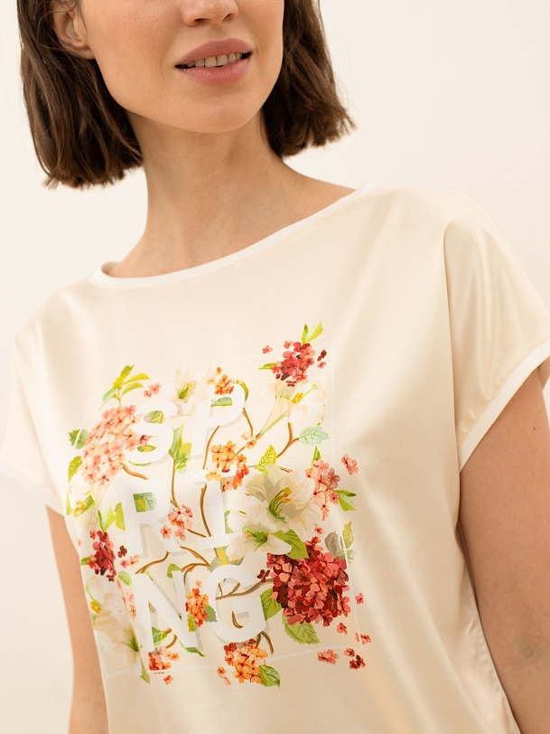 Футболка женская с цветочным принтом