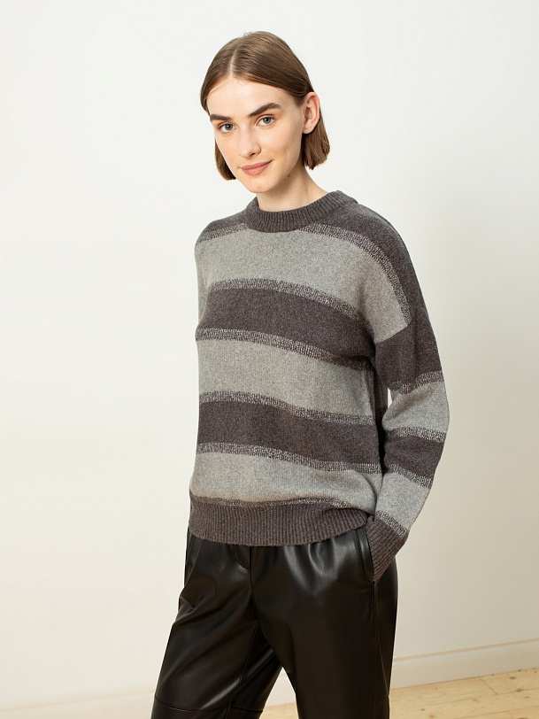 Женский джемпер в полоску
