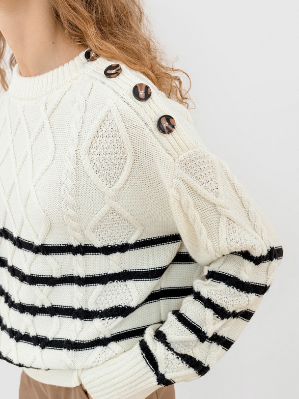 Свободный джемпер из вязаного трикотажа