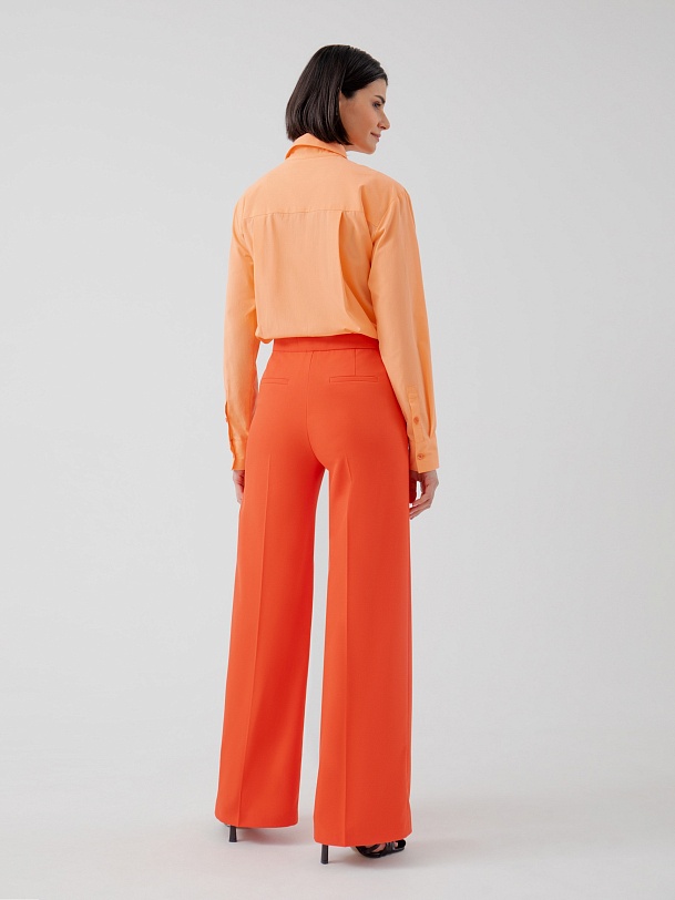 Яркие брюки со стрелками на высокой посадке