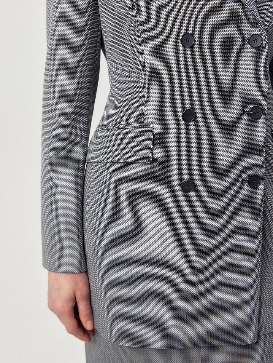 Удлиненный двубортный жакет