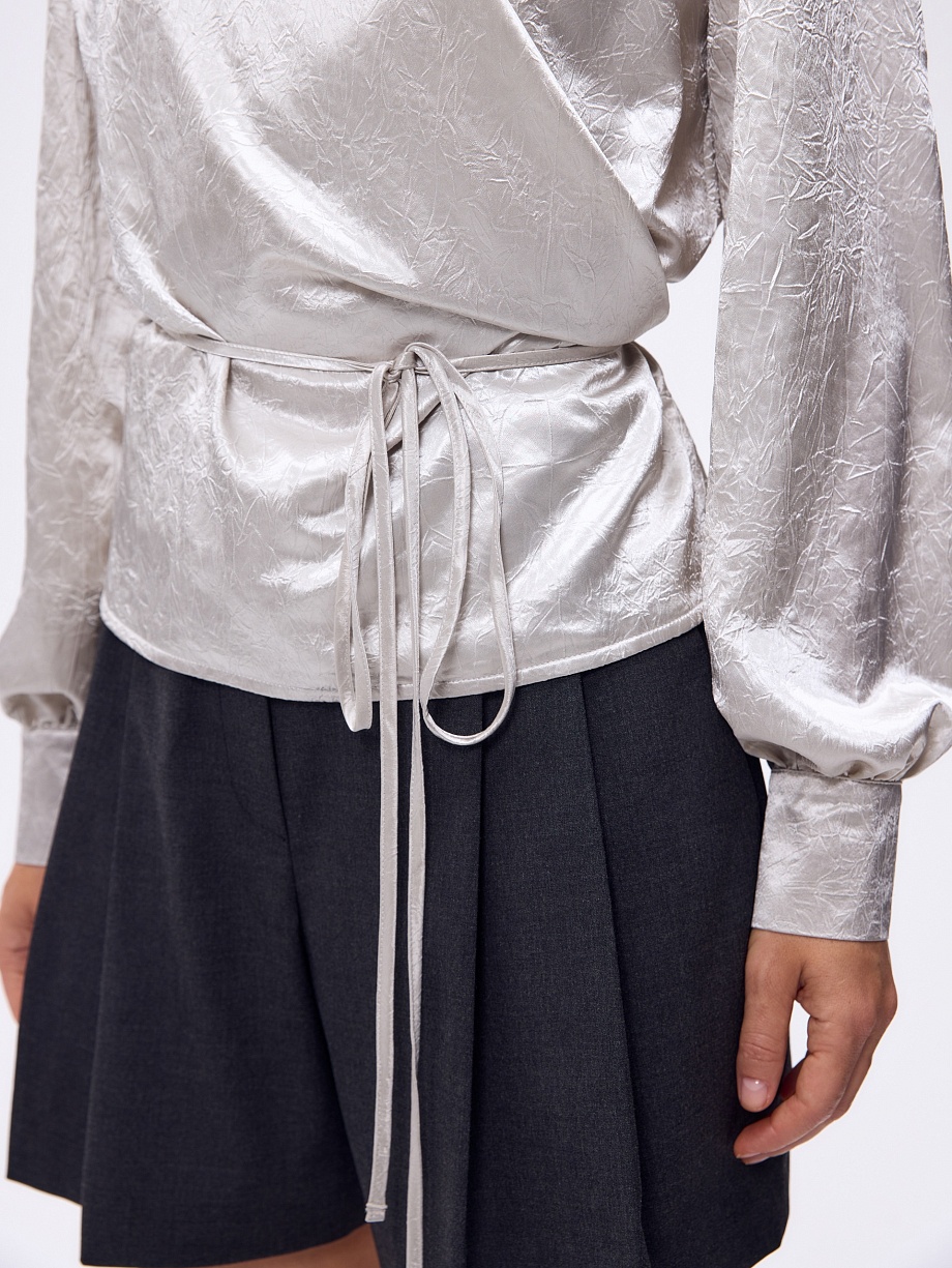 Блуза из жатого атласа