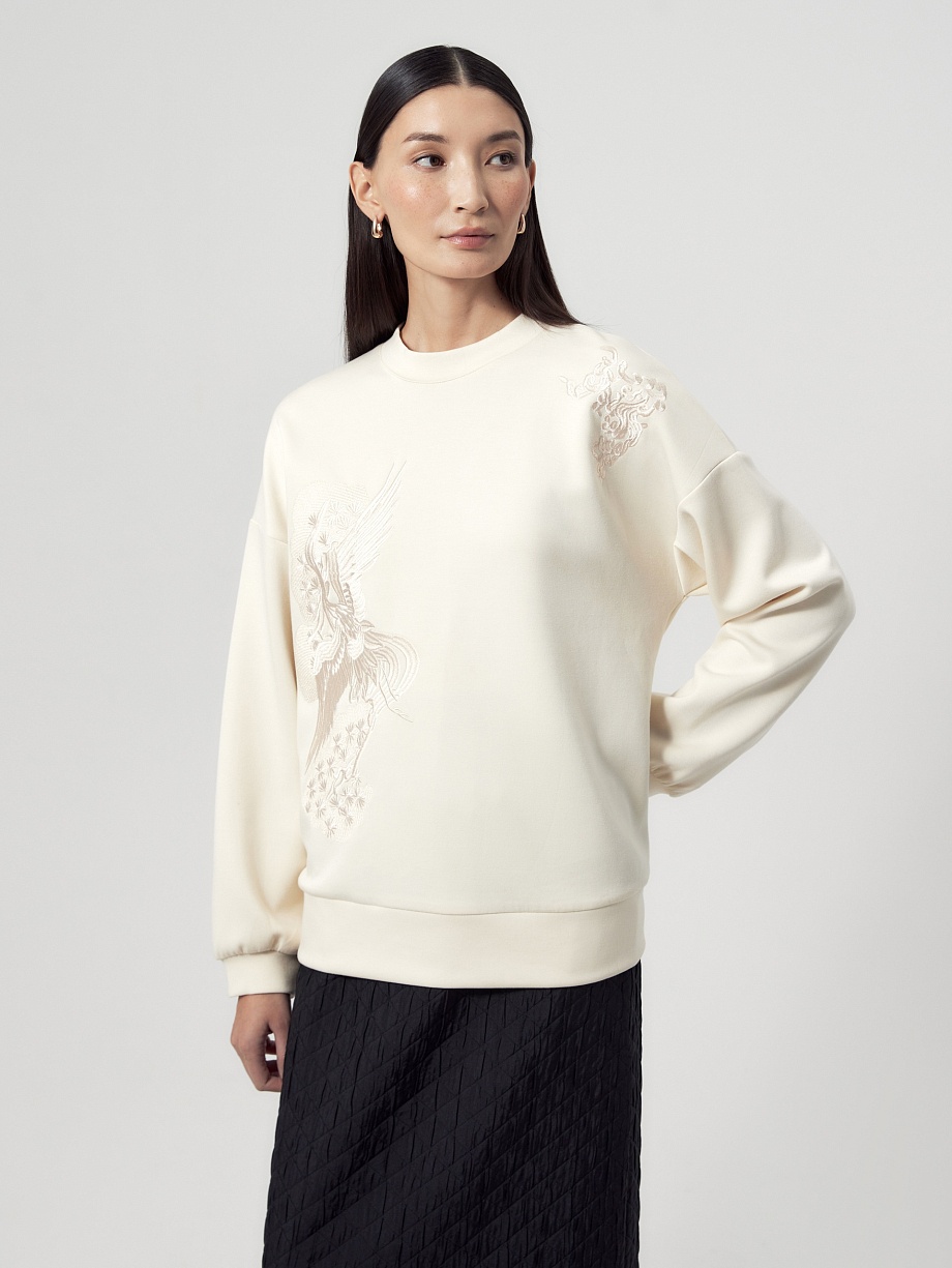 Свитшот из вискозы с вышивкой