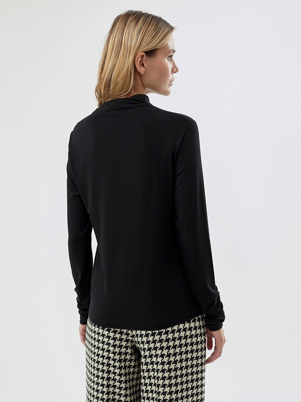 Джемпер из тонкого гладкого трикотажа