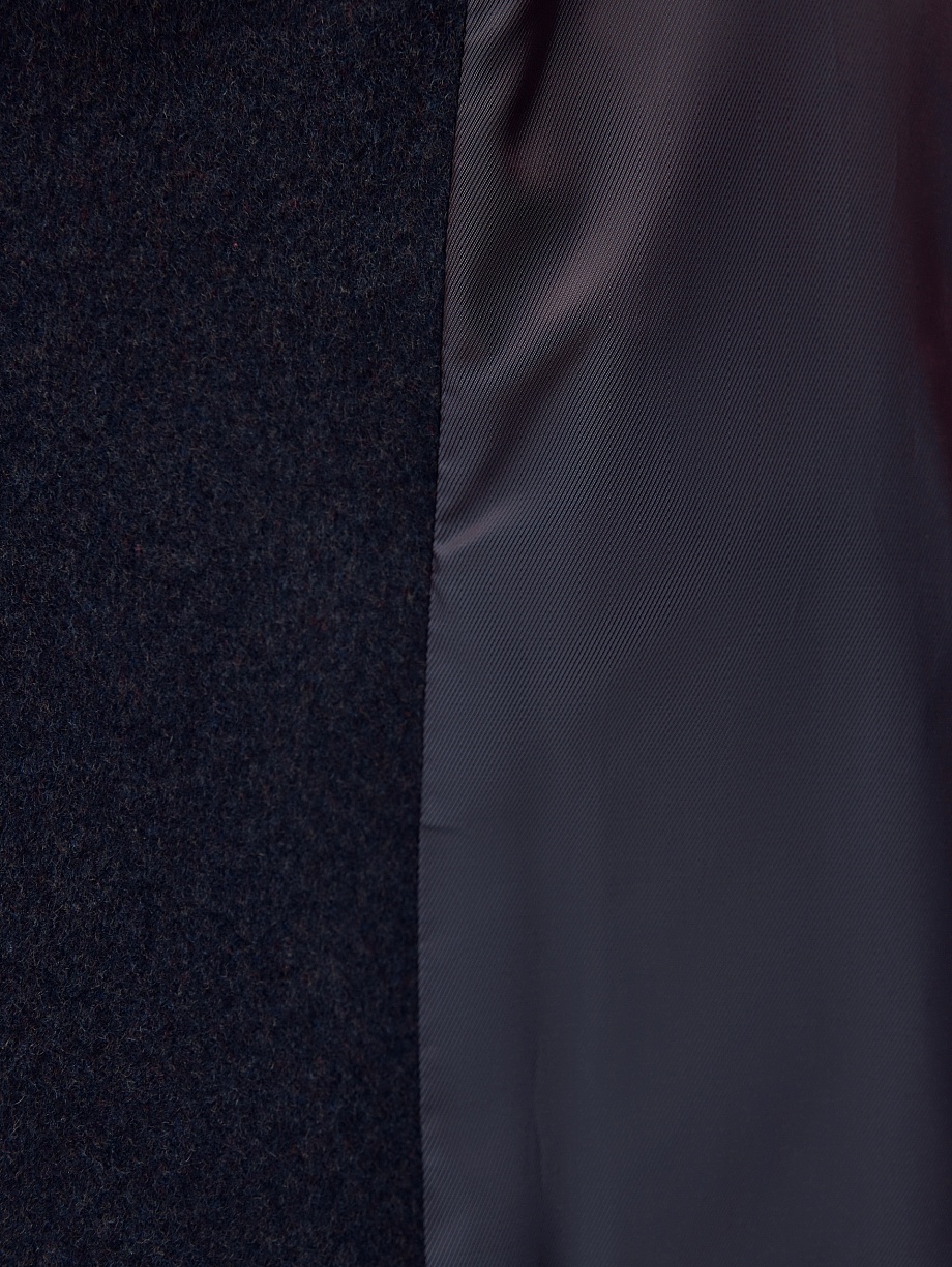 Шерстяное пальто с мембраной и утеплённой спинкой