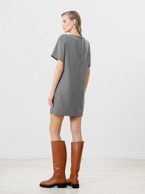 Платье из костюмной ткани длины мини