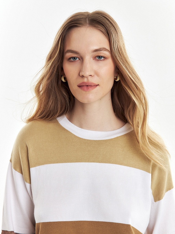 Джемпер из тонкого вязаного трикотажа