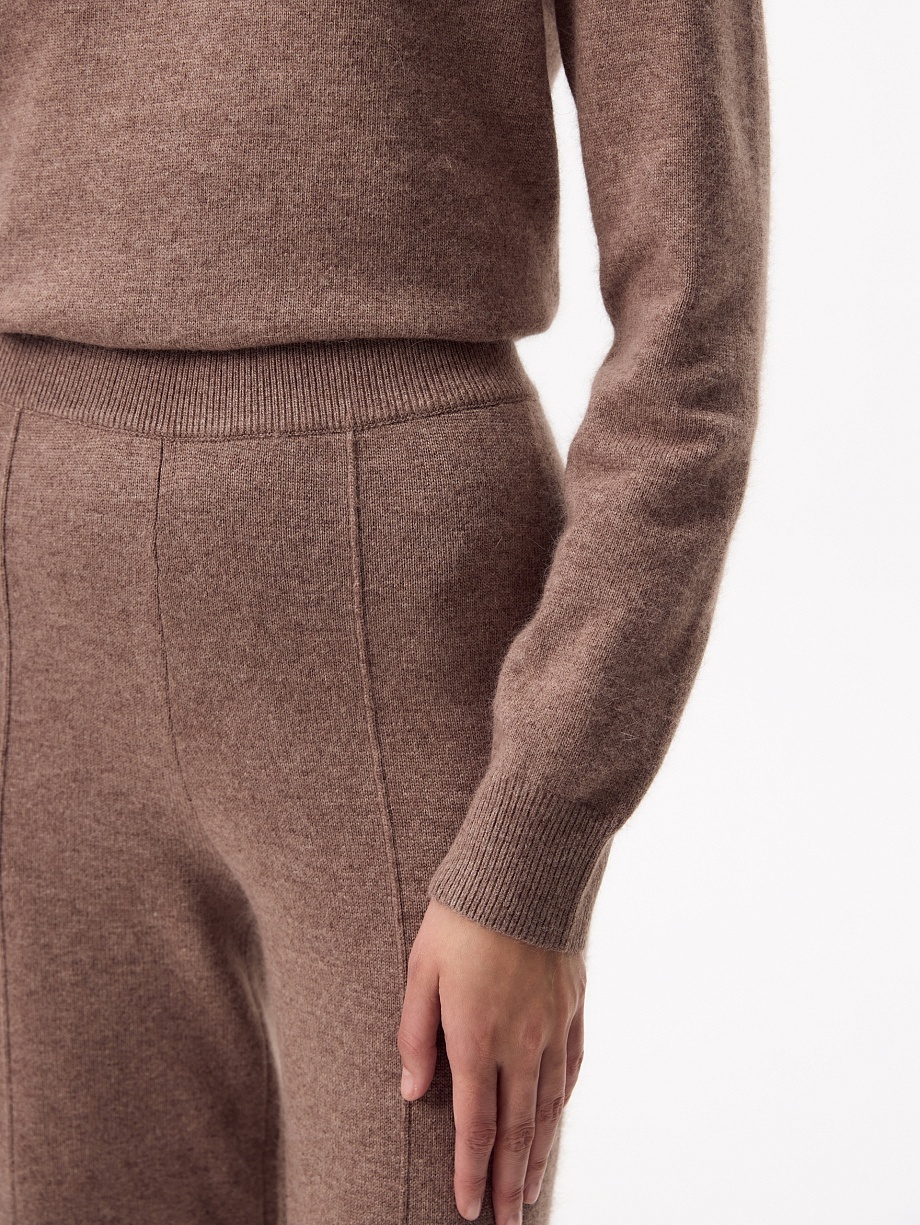 Костюм вязаный из шерсти с ангорой