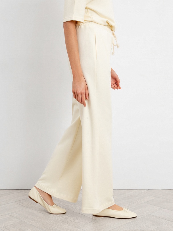 Брюки женские прямые трикотажные белые