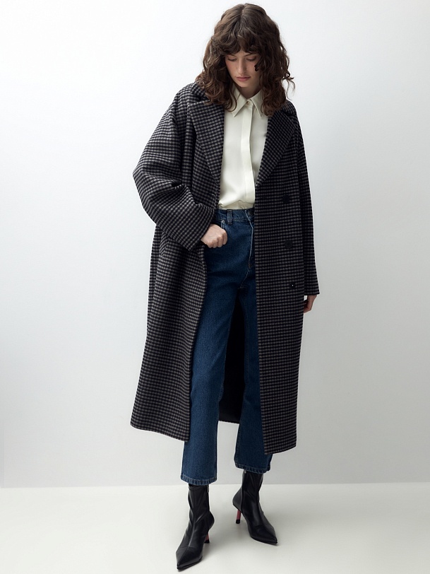 Шерстяное пальто с мембраной и утеплённой спинкой