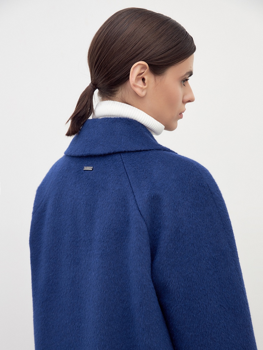 Утеплённое пальто из премиальной шерстяной ткани