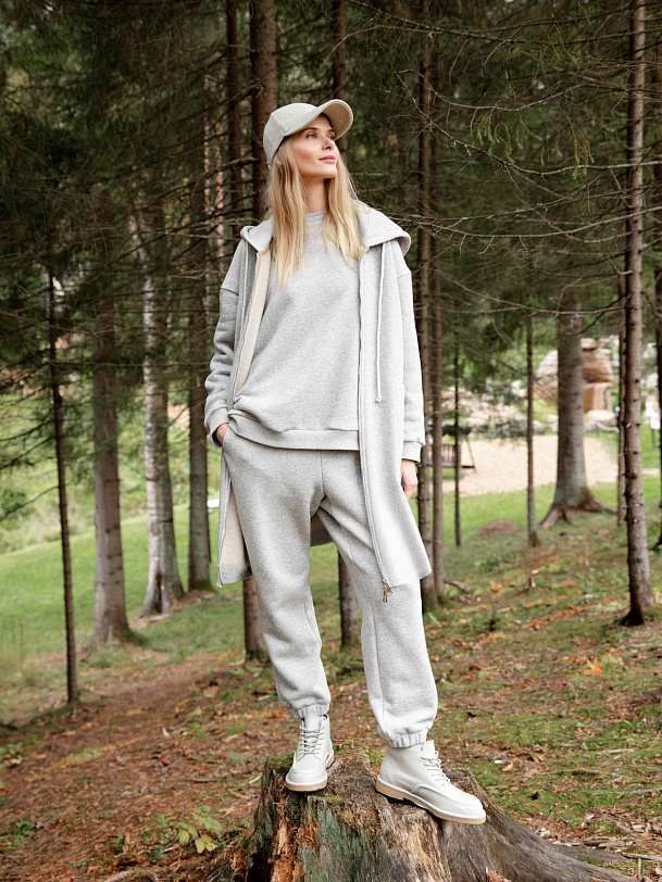 Брюки-джоггеры в стиле спорт-шик