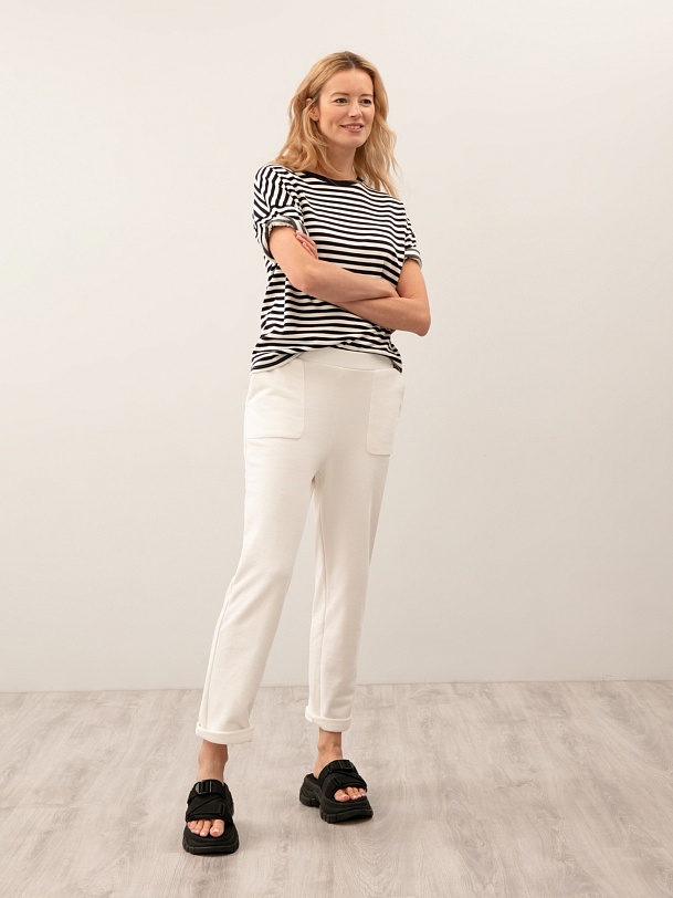 Трикотажные брюки в стиле спорт-шик