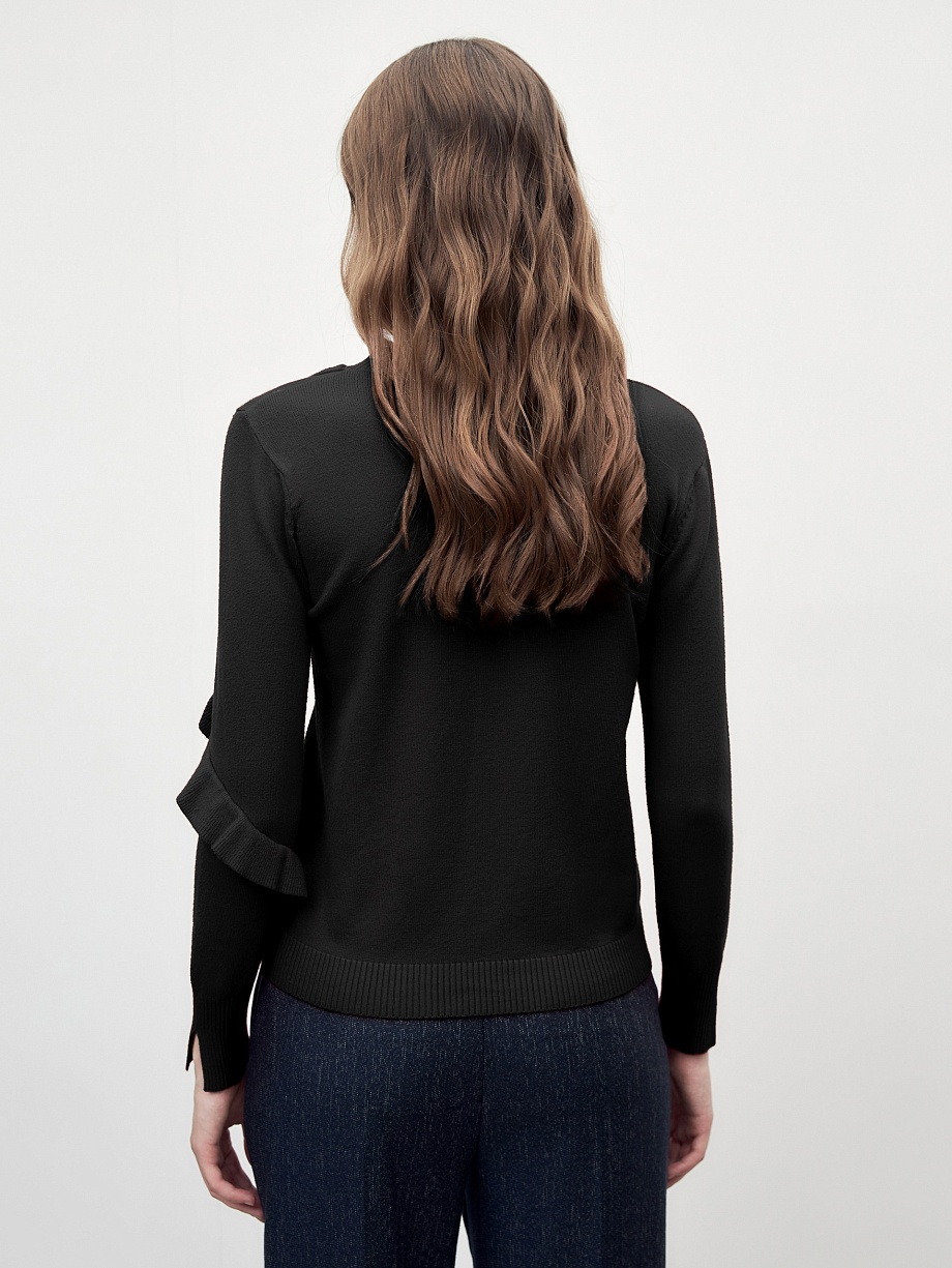 Вязаный джемпер с воланом на рукаве