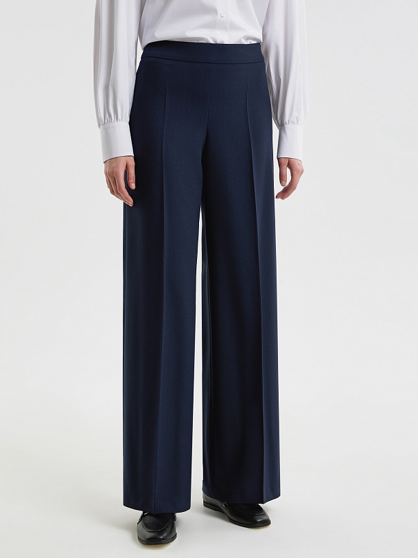 Расклешенные брюки со стрелками из костюмной ткани