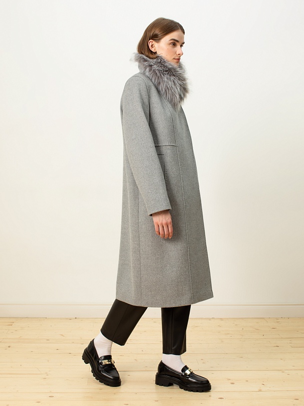 Зимнее пальто из шерсти силуэта трапеция с мембраной