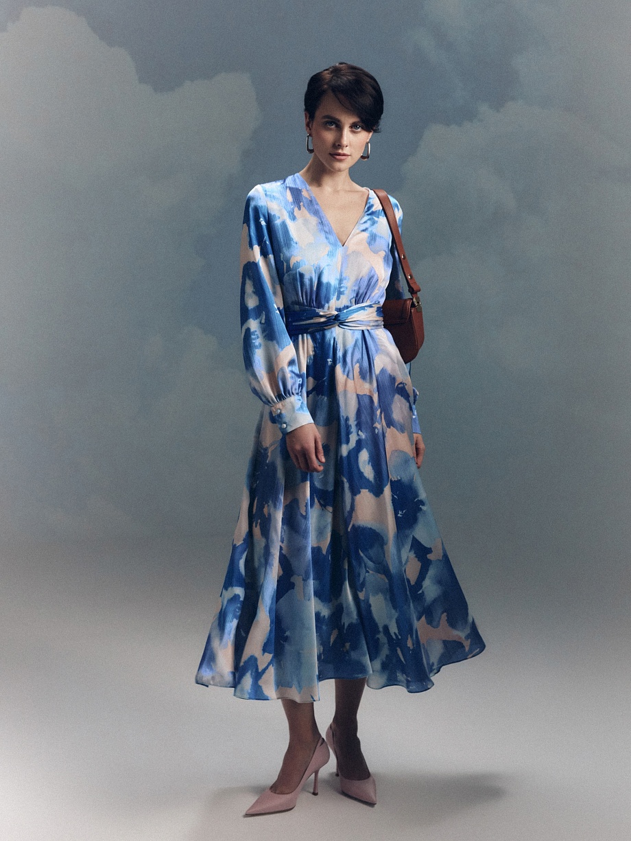 Приталенное платье с растительным принтом