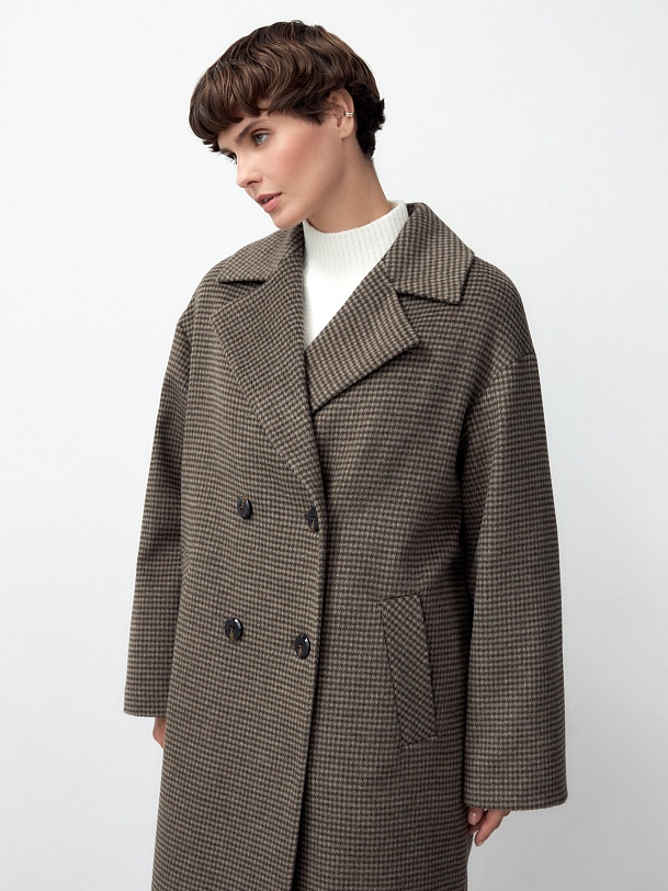 Шерстяное пальто с мембраной и утеплённой спинкой