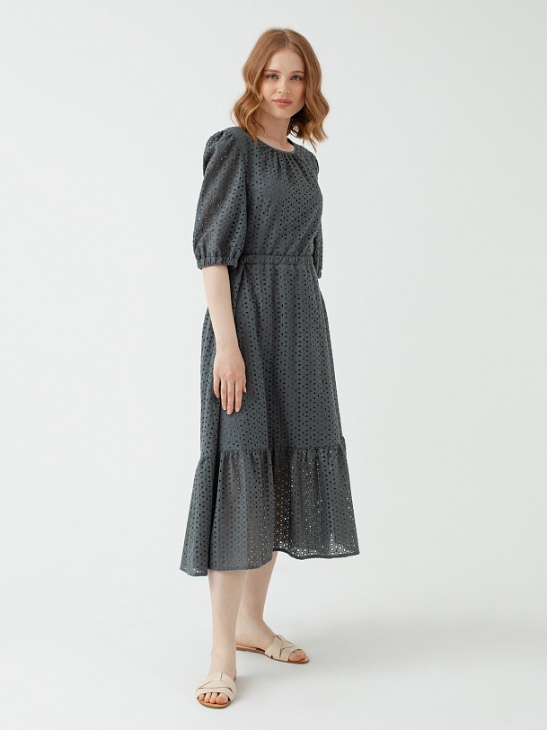 Летнее хлопковое платье из ажурной ткани