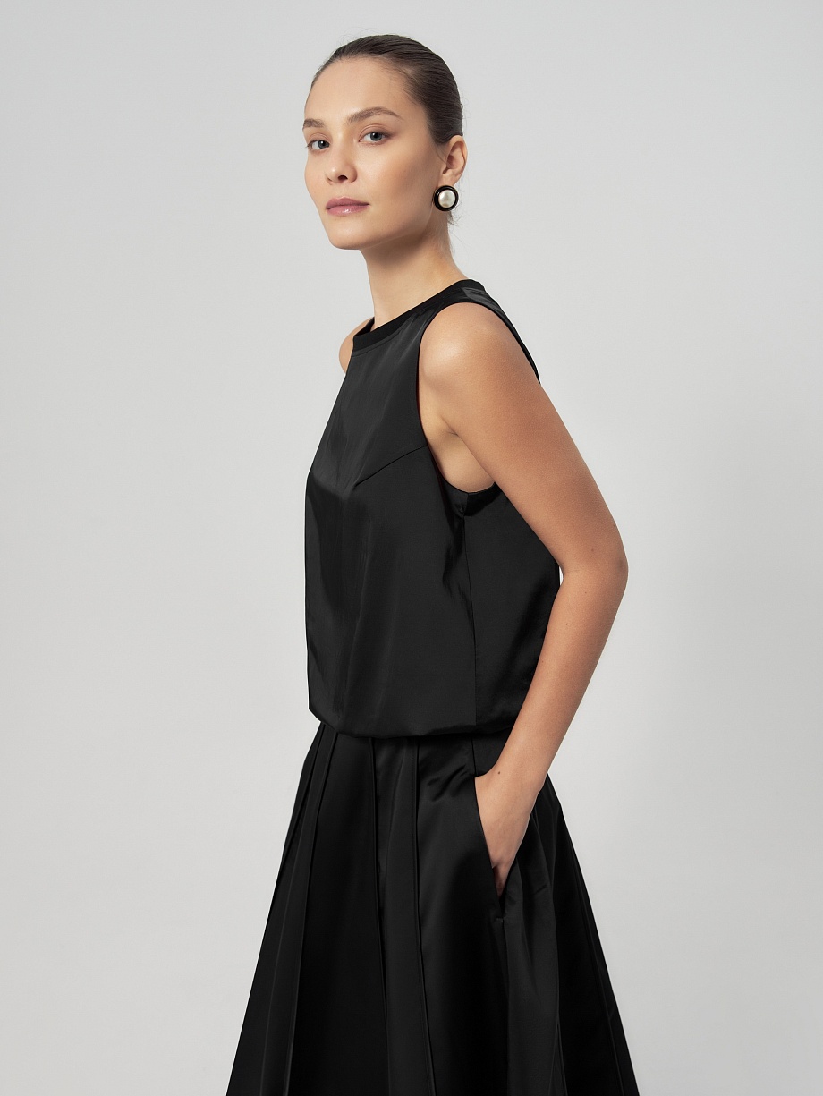 Объёмная блуза из костюмной ткани