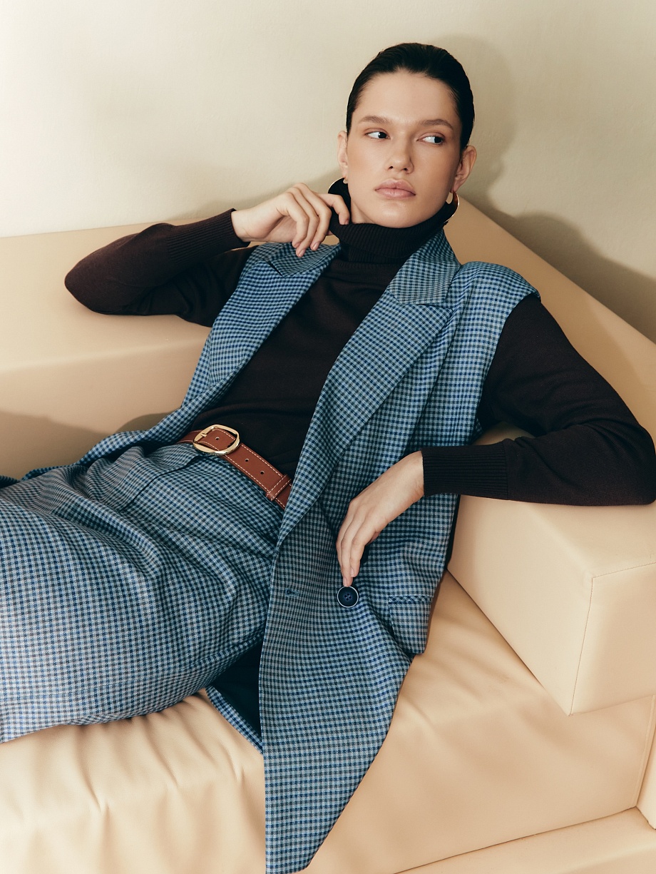 Удлиненный двубортный жилет