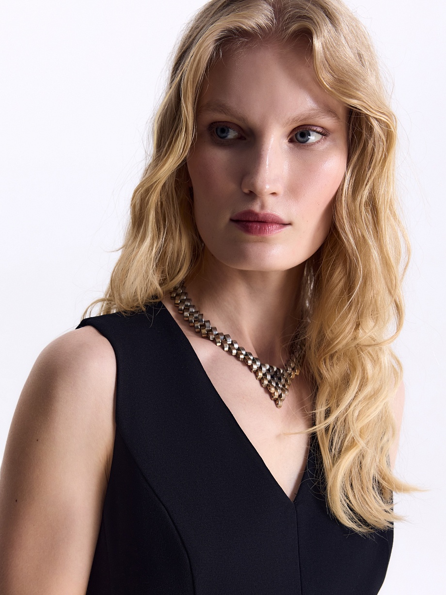 Приталенное платье мини