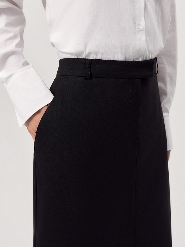 Прямая юбка миди с разрезом