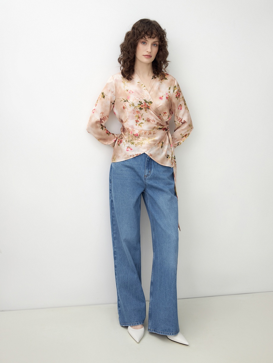 Блуза на запах в цветочном принте