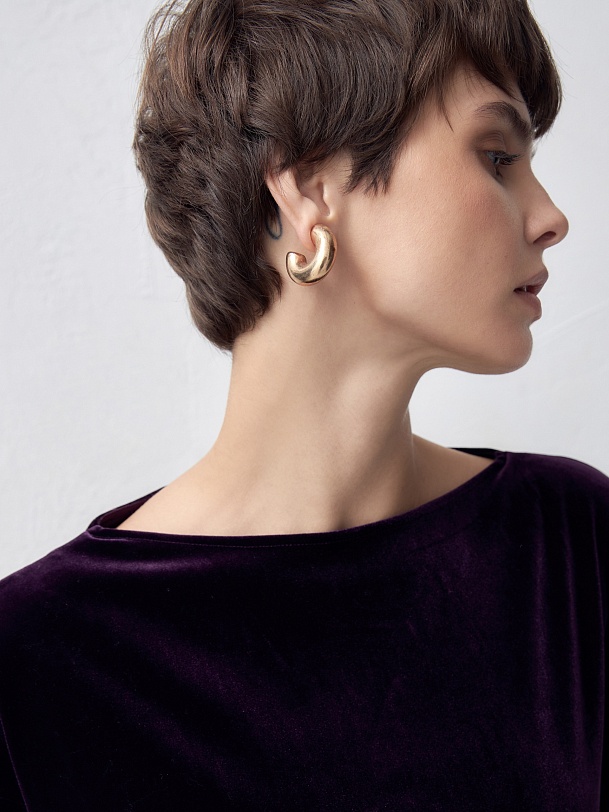 Свободное бархатное платье с поясом