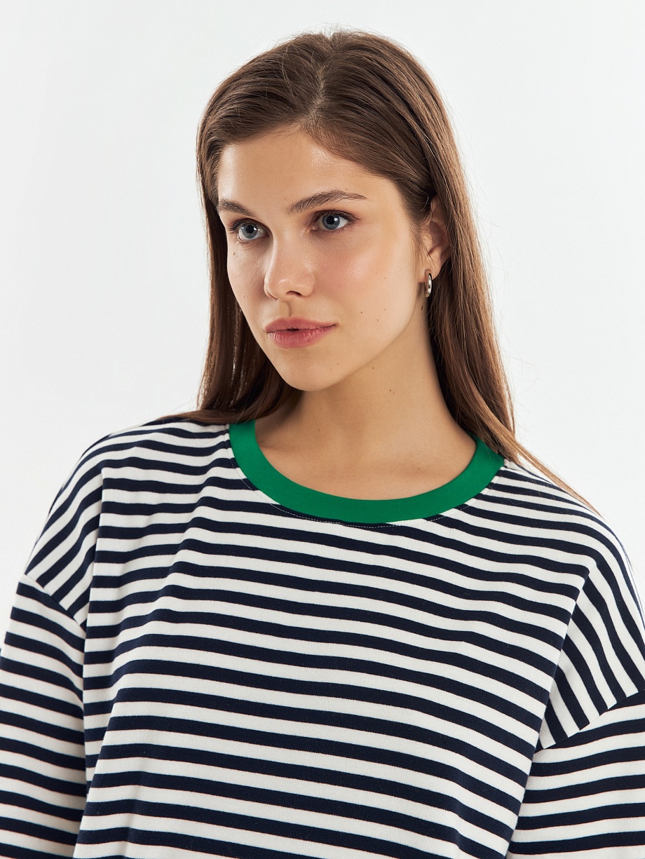 Свободная футболка из хлопка