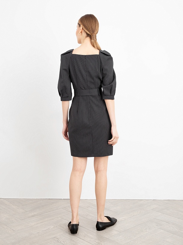 Платье короткое с поясом