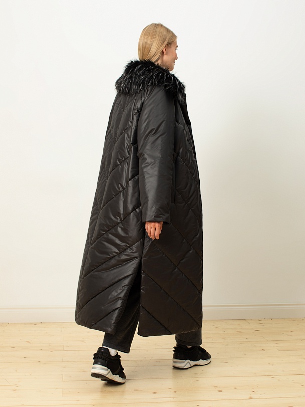 Пальто зимнее с мембраной и отстегивающимся воротником