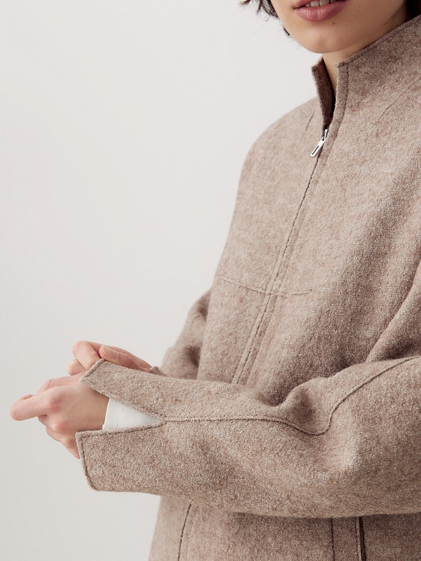 Демисезонное полупальто из шерсти