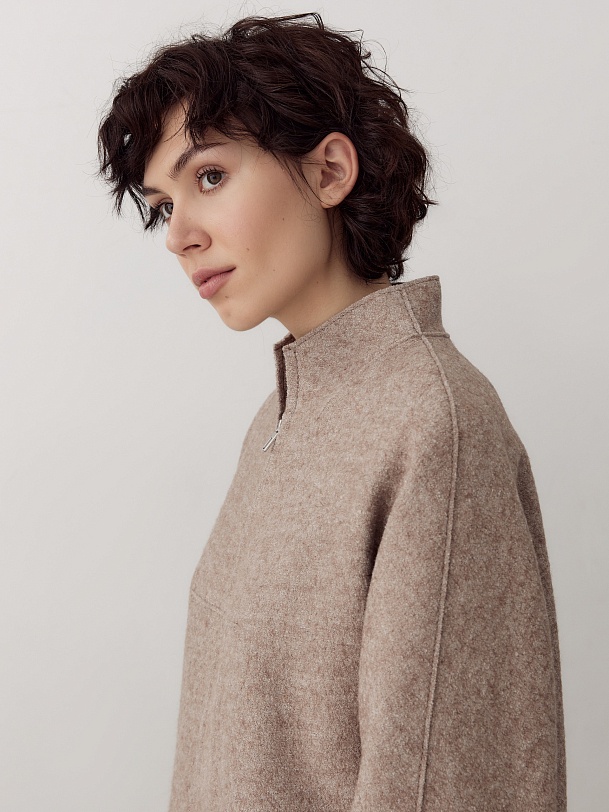 Демисезонное полупальто из шерсти