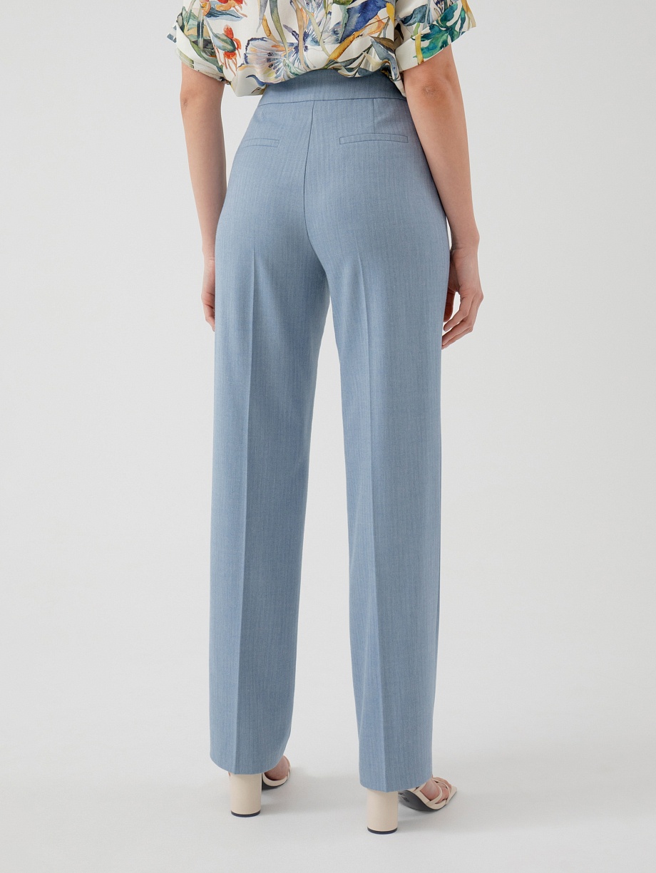 Брюки со стрелками из костюмной ткани в принте ёлочка