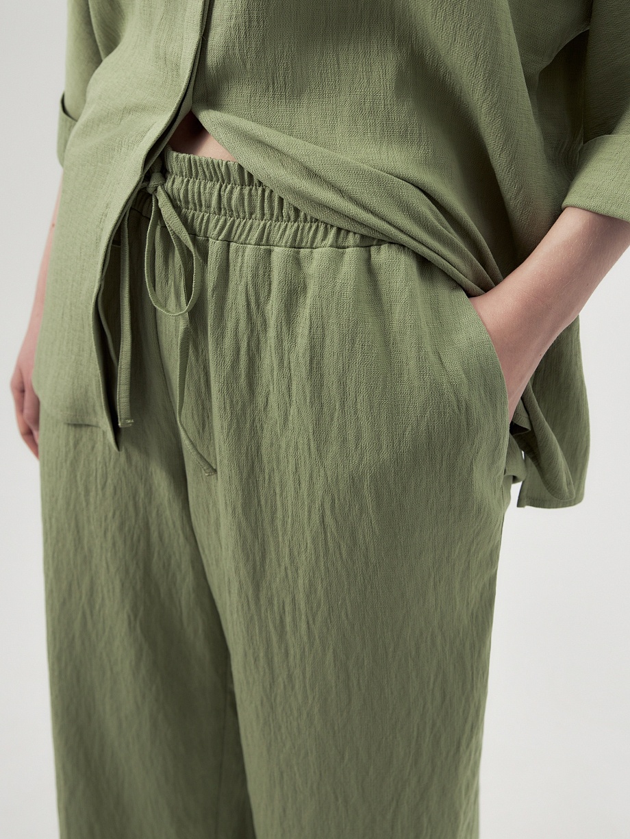 Брюки из вискозы на эластичном поясе