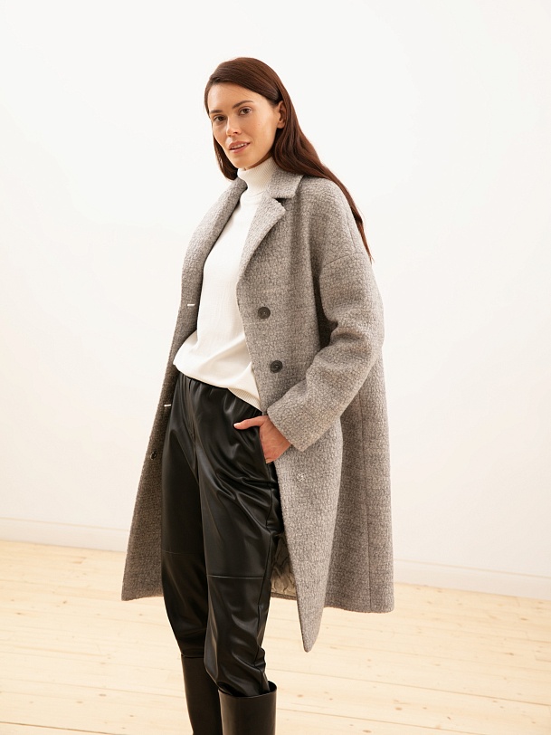 Шерстяное пальто с мембраной и утеплённой спинкой