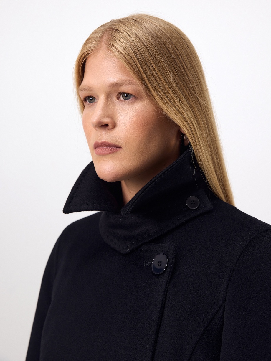 Пальто из шерсти с мембраной и утеплённой спинкой