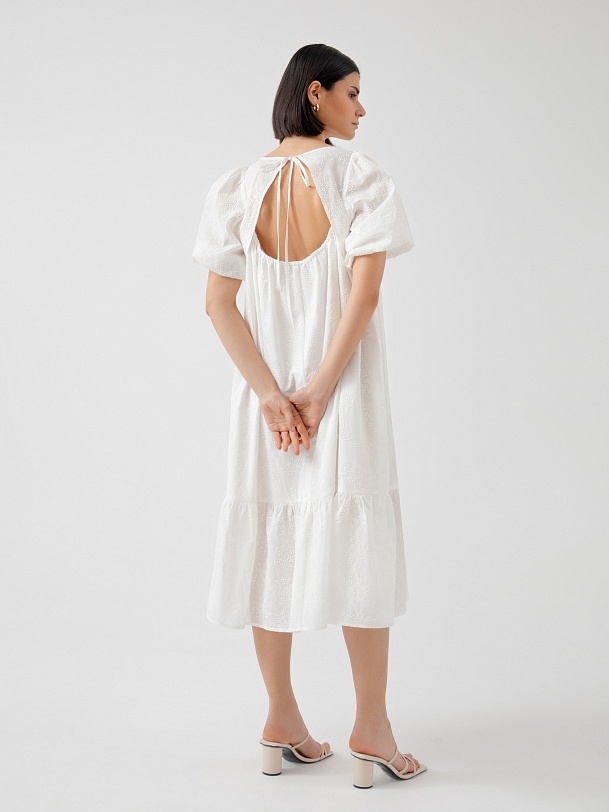 Объёмное хлопковое платье с вышивкой