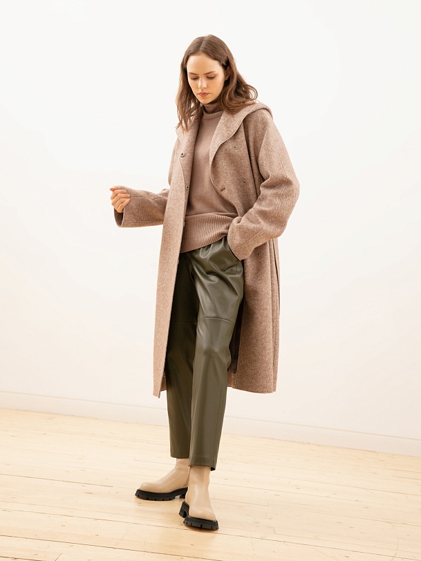 Шерстяное пальто с мембраной и капюшоном