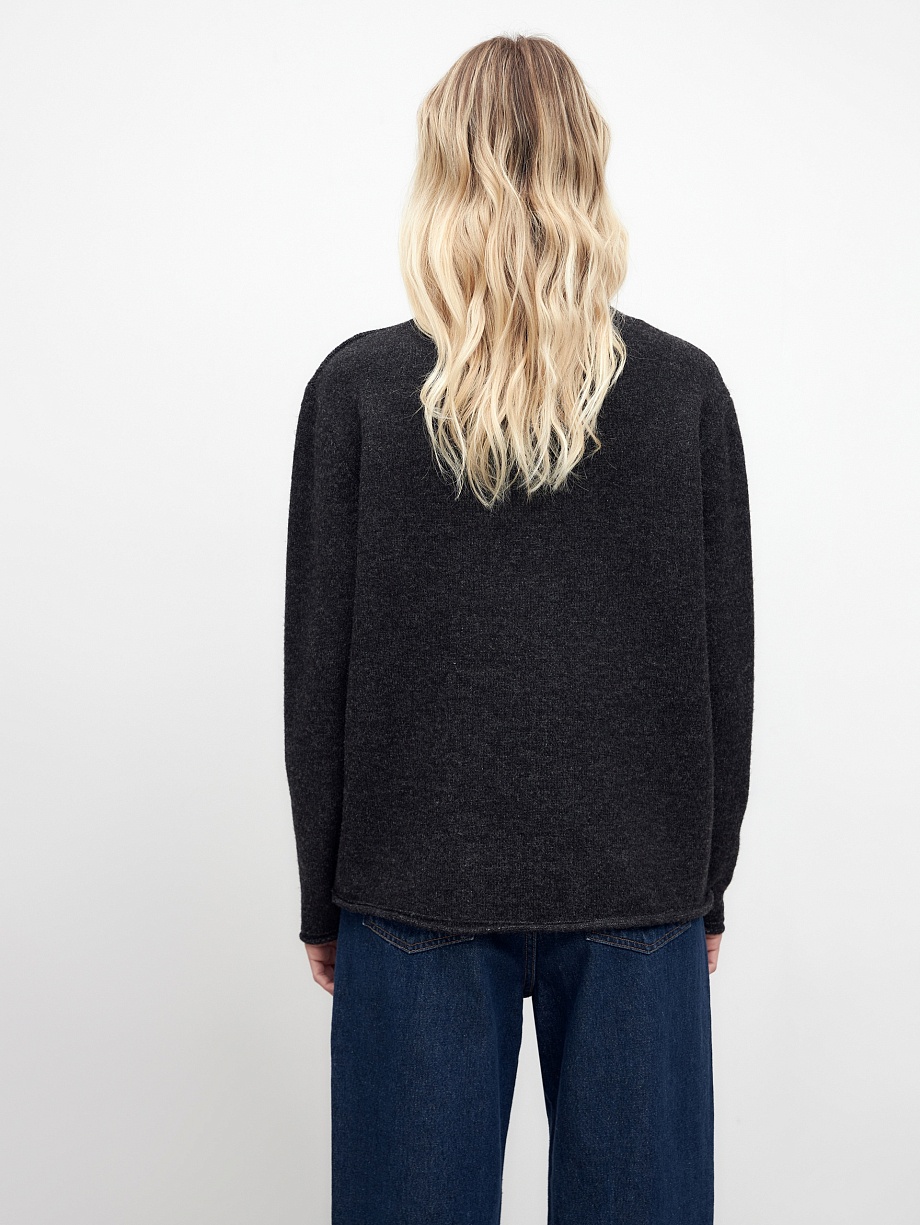 Вязаный джемпер с ручной вышивкой