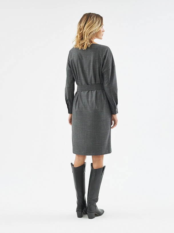 Прямое платье длины миди