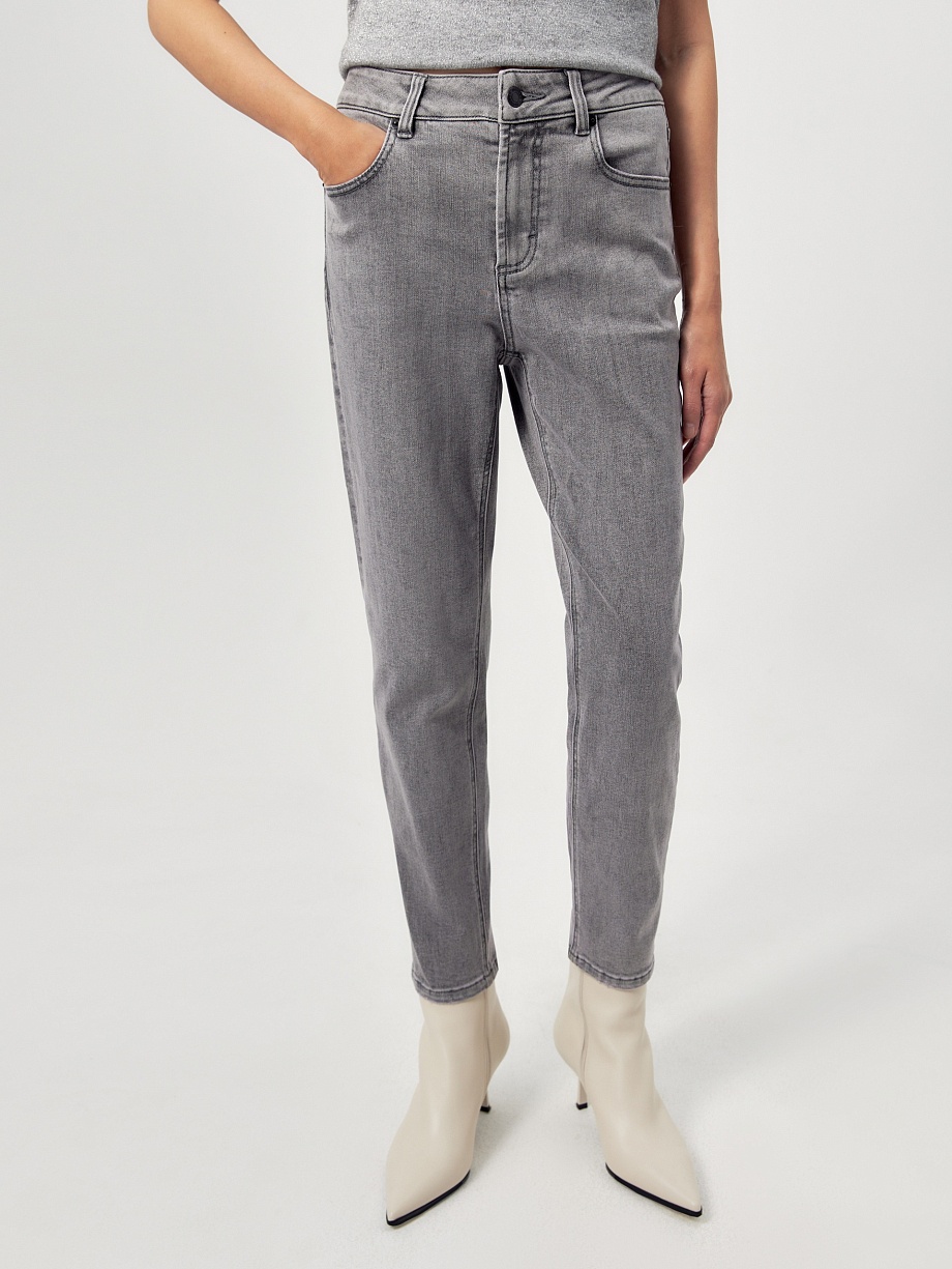 Джинсы зауженные