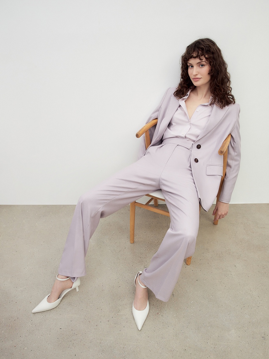 Классические брюки со стрелками из костюмной ткани