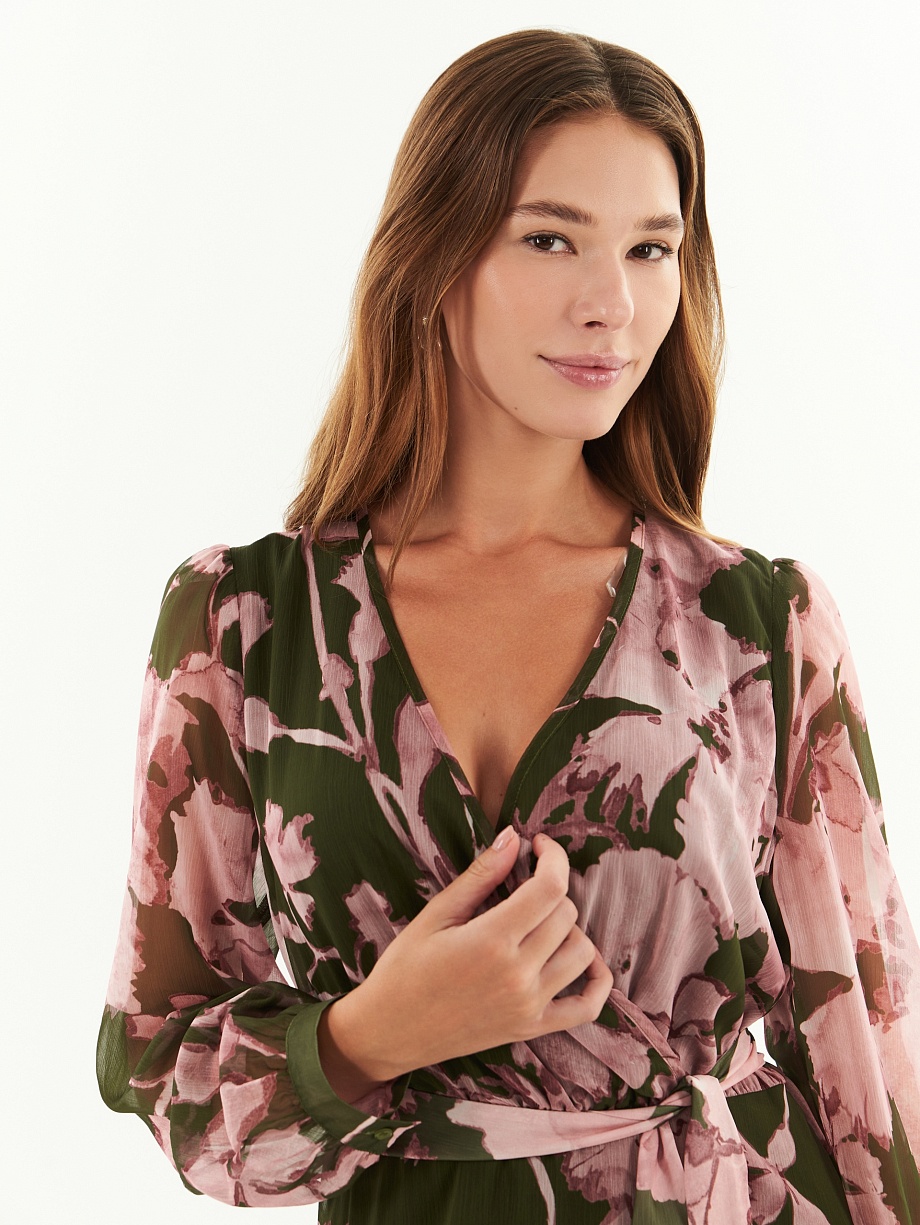 Свободное шифоновое платье с цветочным принтом