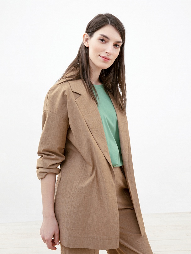 Легкий свободный жакет цвета капучино