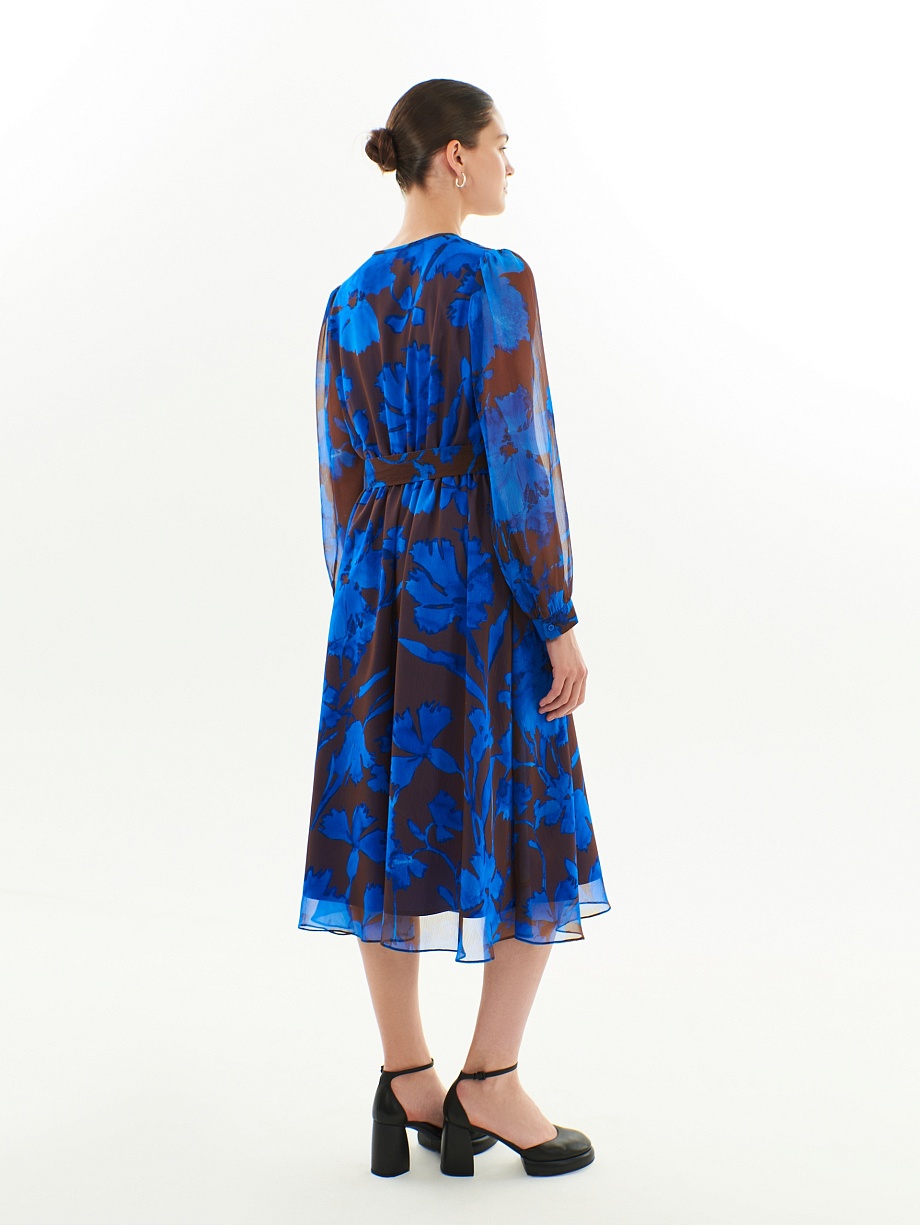 Свободное платье из шифона с растительным принтом